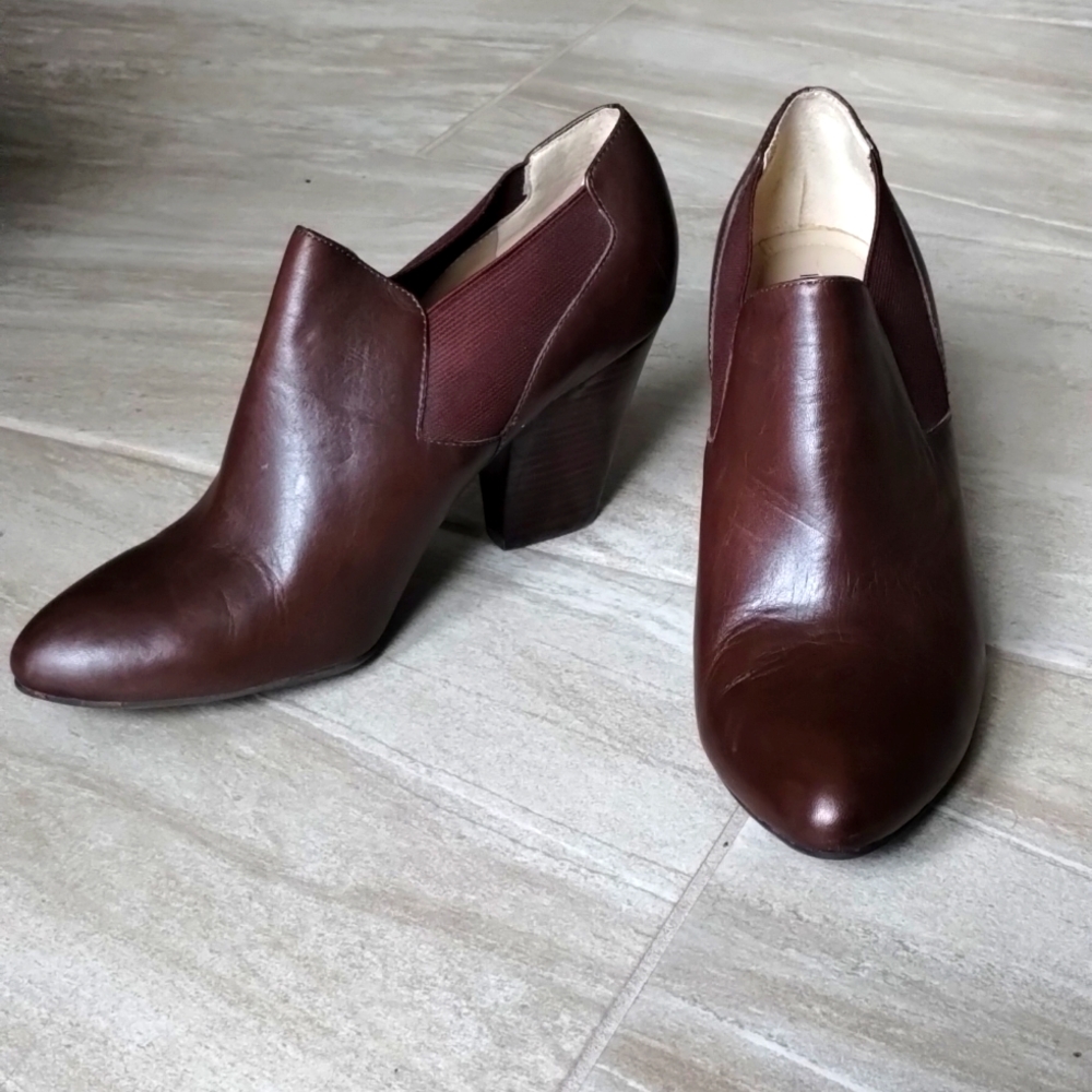 Ellen Tracy Brown Leather Ankle Booties with Heel